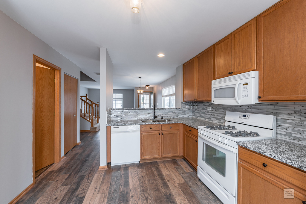 2431 Roxbury Lane - Photo 6
