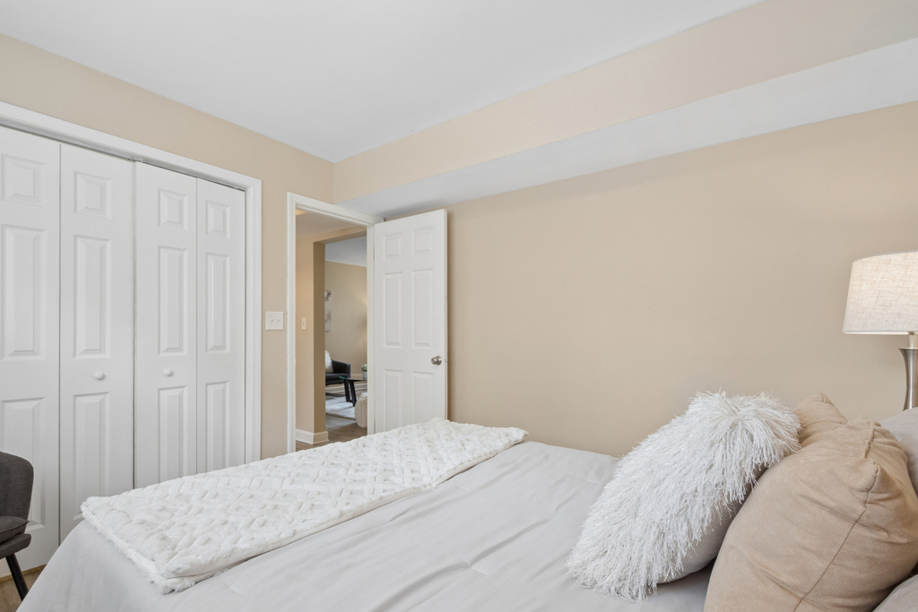 1711 W Estes Avenue - Photo 11