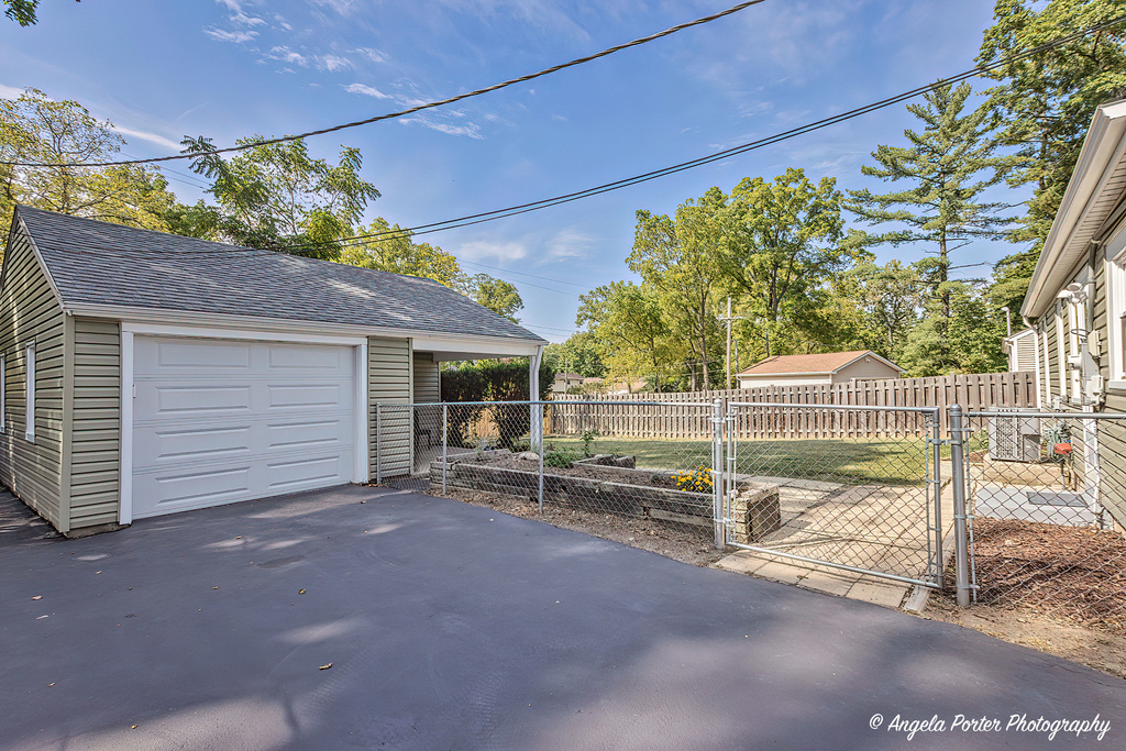 624 Wildwood Avenue - Photo 2