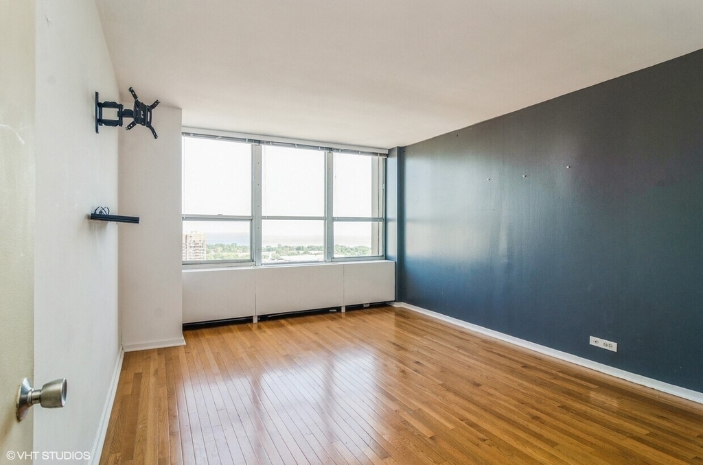 655 W Irving Park Road - Photo 10