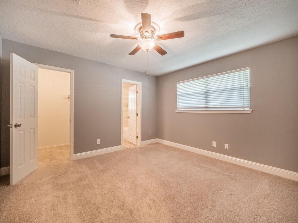 1121 Warren Street - Photo 6