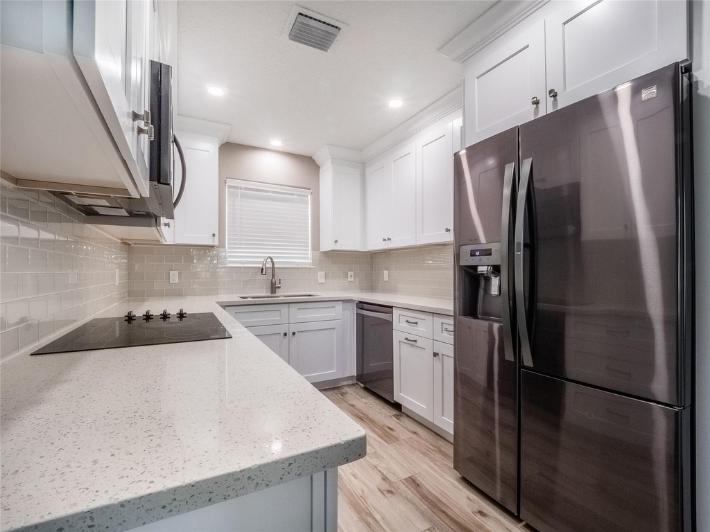 1121 Warren Street - Photo 4