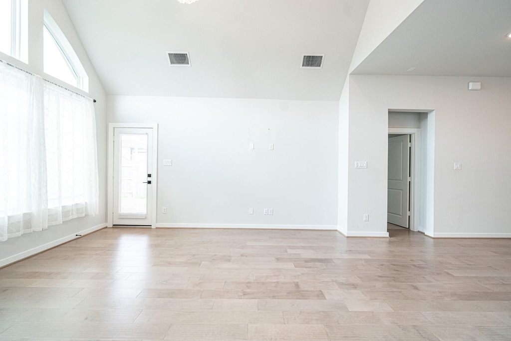 24819 Yellow Spruce - Photo 7