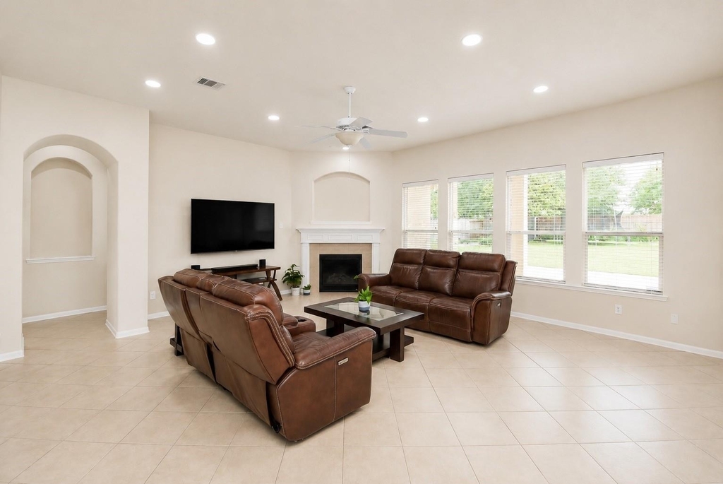 6811 Bannon Trail - Photo 9
