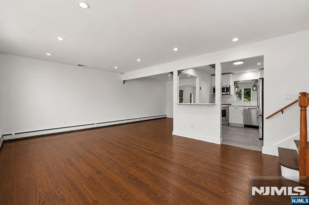 251 W Midland - Photo 2