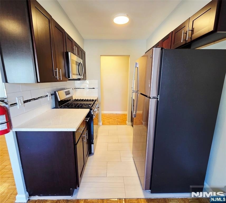 283 Main - Photo 3