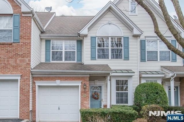 124 Stratford - Photo 0