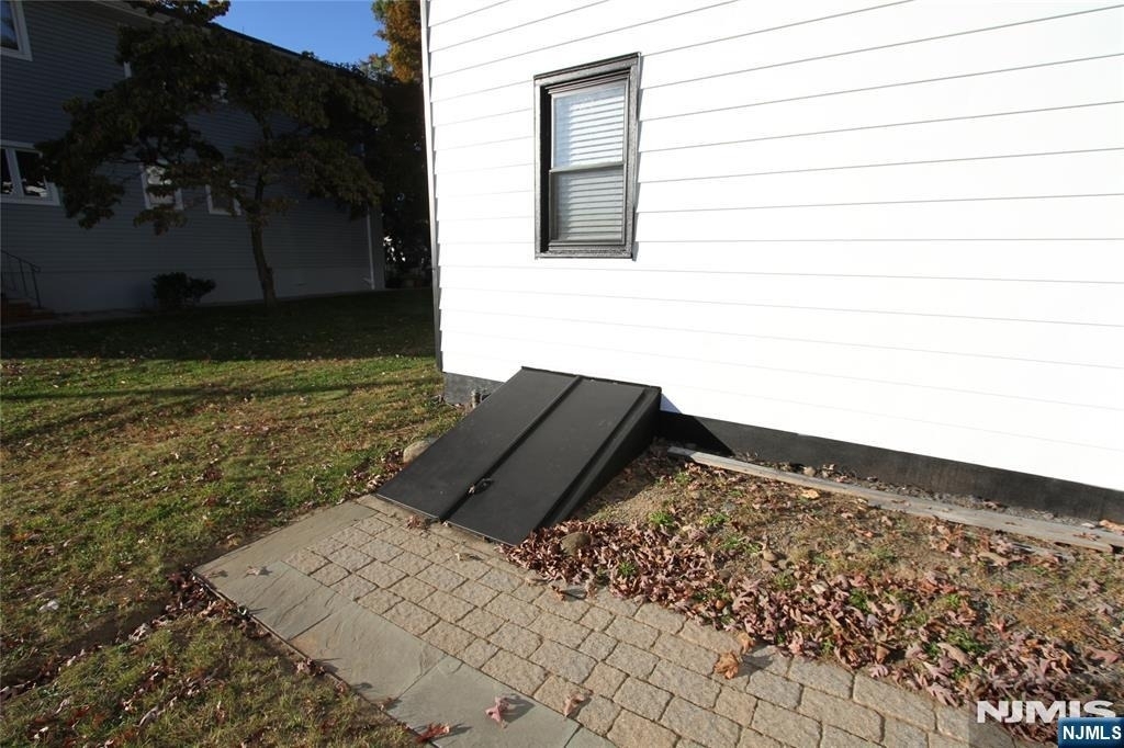 380 Lincoln - Photo 5
