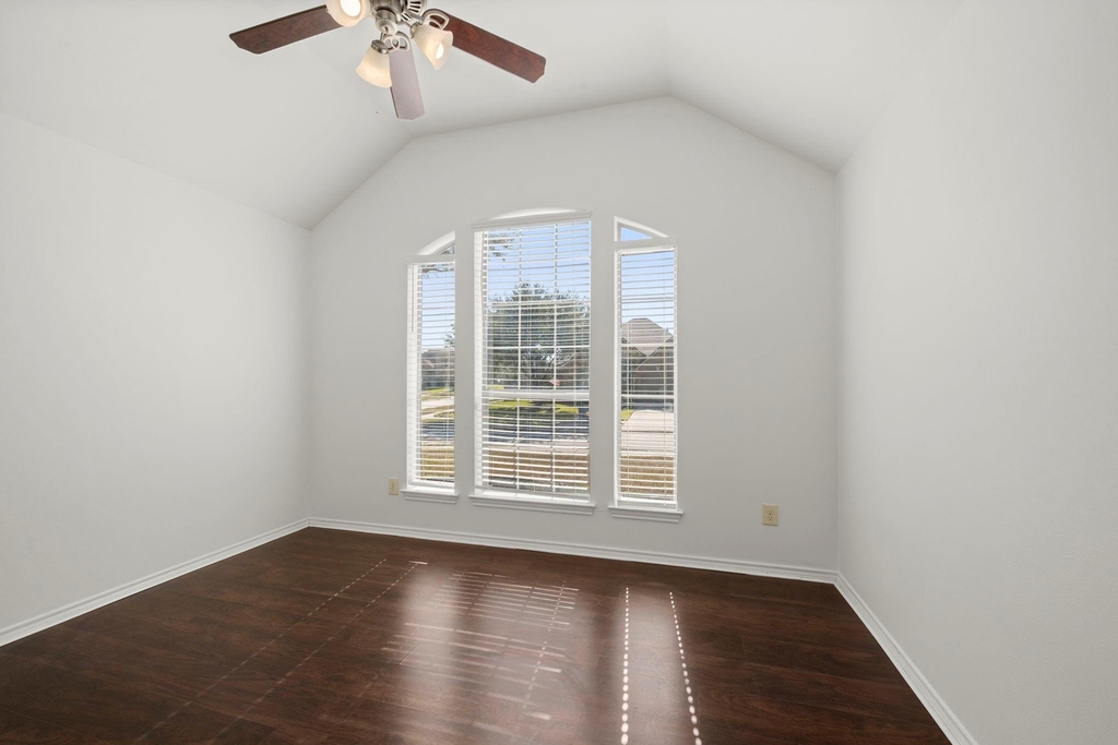 27702 Amy Willow Lane - Photo 16