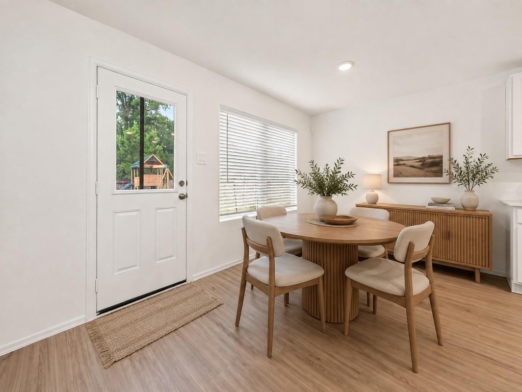 1511 Las Cuevas Drive - Photo 8