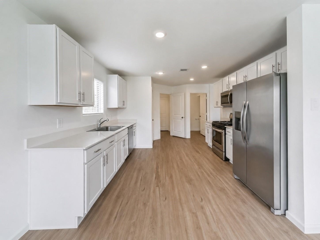 1511 Las Cuevas Drive - Photo 9