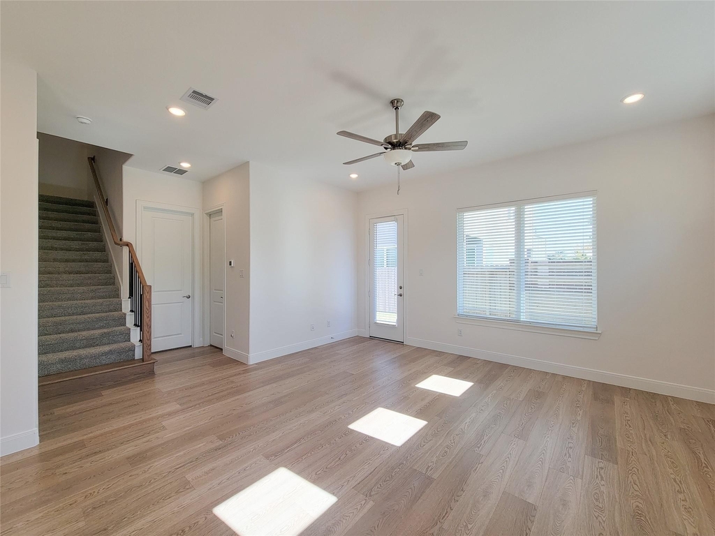 4204 Pleasing Breeze Drive - Photo 10