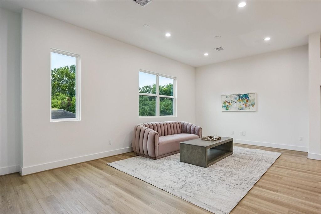 1034 Marcolin Street - Photo 6