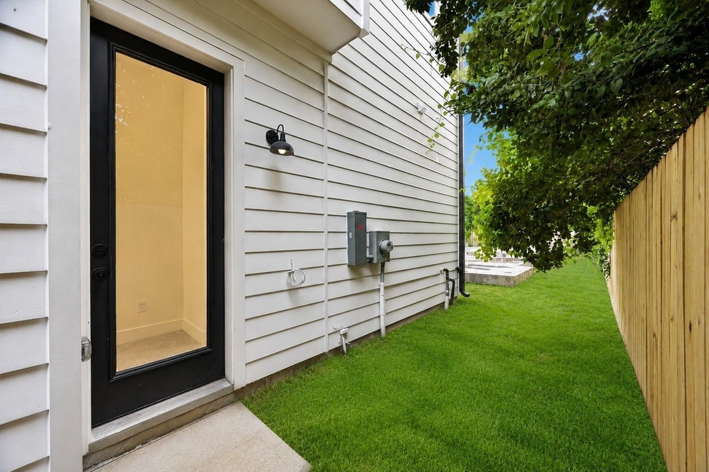 1034 Marcolin Street - Photo 4