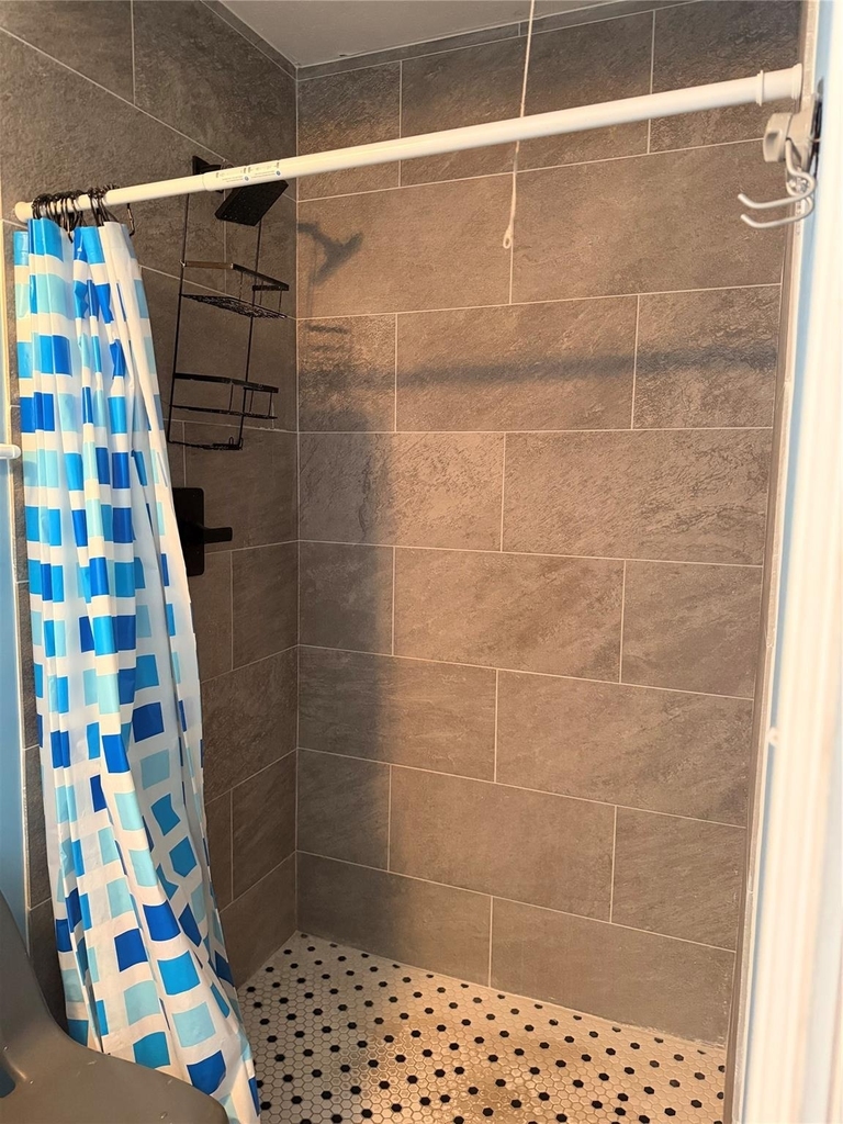 7618 Kellwood Drive - Photo 16