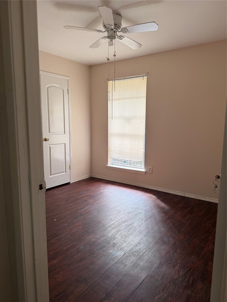 7618 Kellwood Drive - Photo 9