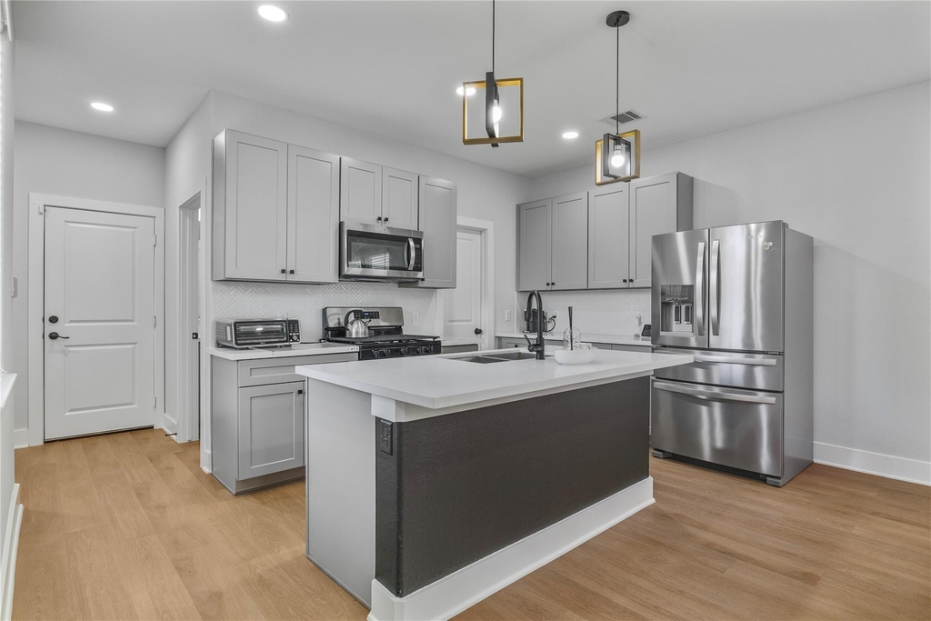 823 Enterprise Street - Photo 5