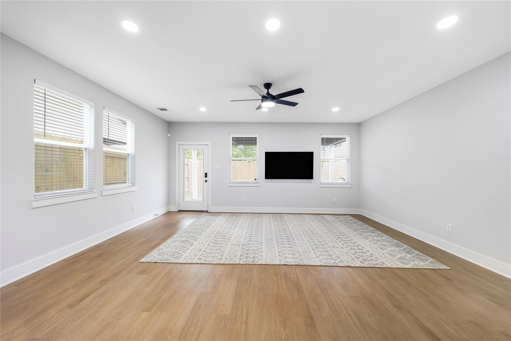 823 Enterprise Street - Photo 16