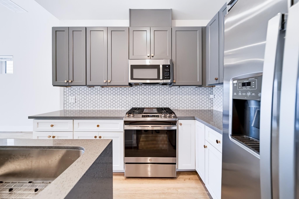 5632 Bertellis Lane - Photo 7