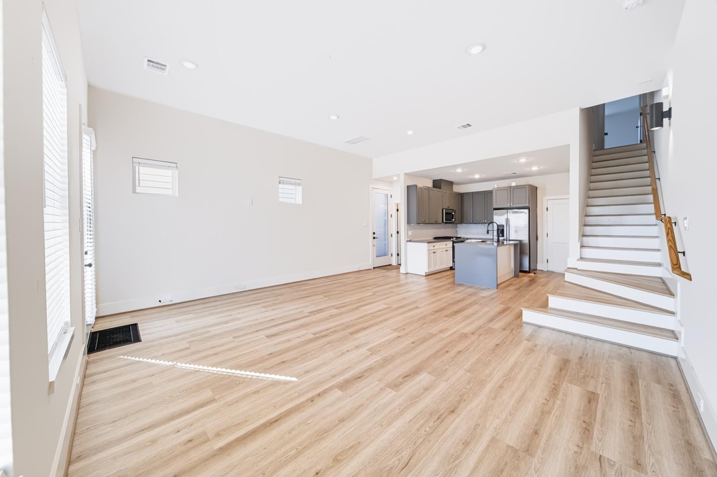 5632 Bertellis Lane - Photo 3