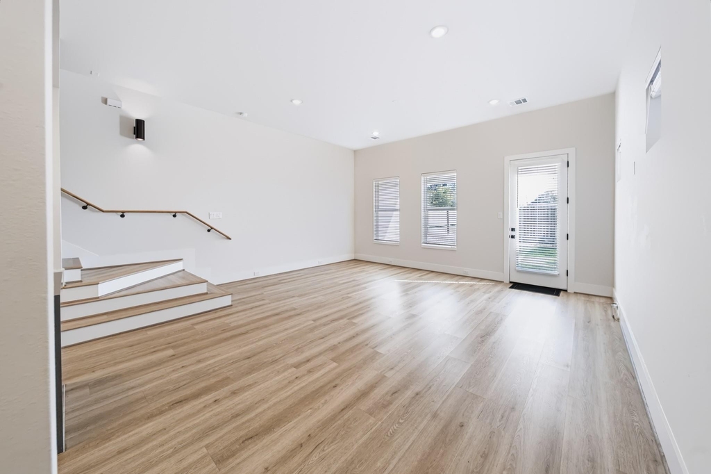 5632 Bertellis Lane - Photo 2