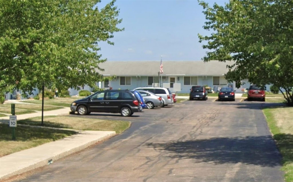 301 School Avenue - Photo 3