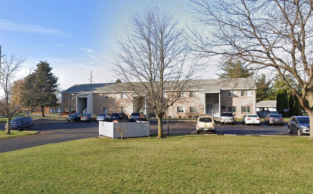 301 School Avenue - Photo 5