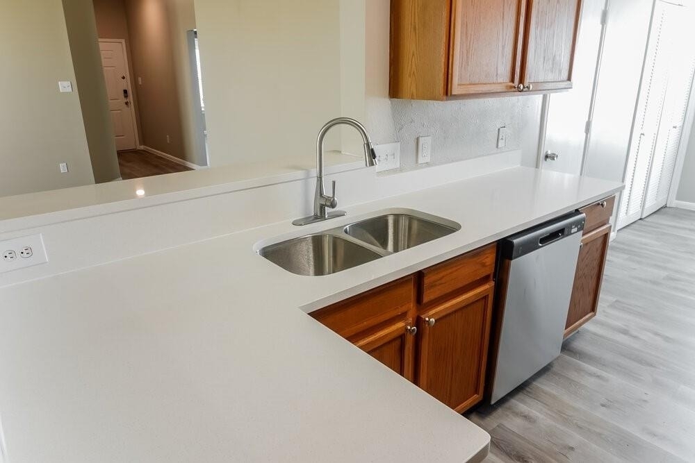 5207 Riverwood Drive - Photo 3