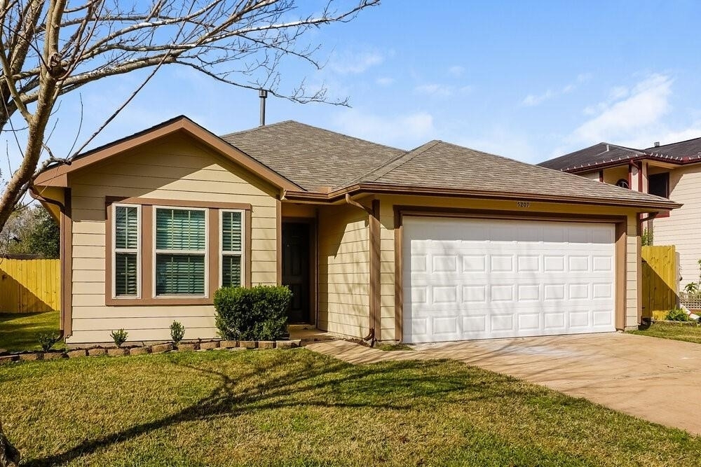 5207 Riverwood Drive - Photo 0
