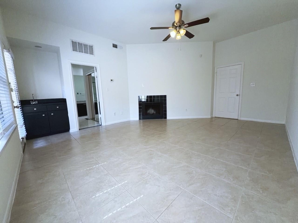 627 Hawthorne Street - Photo 5