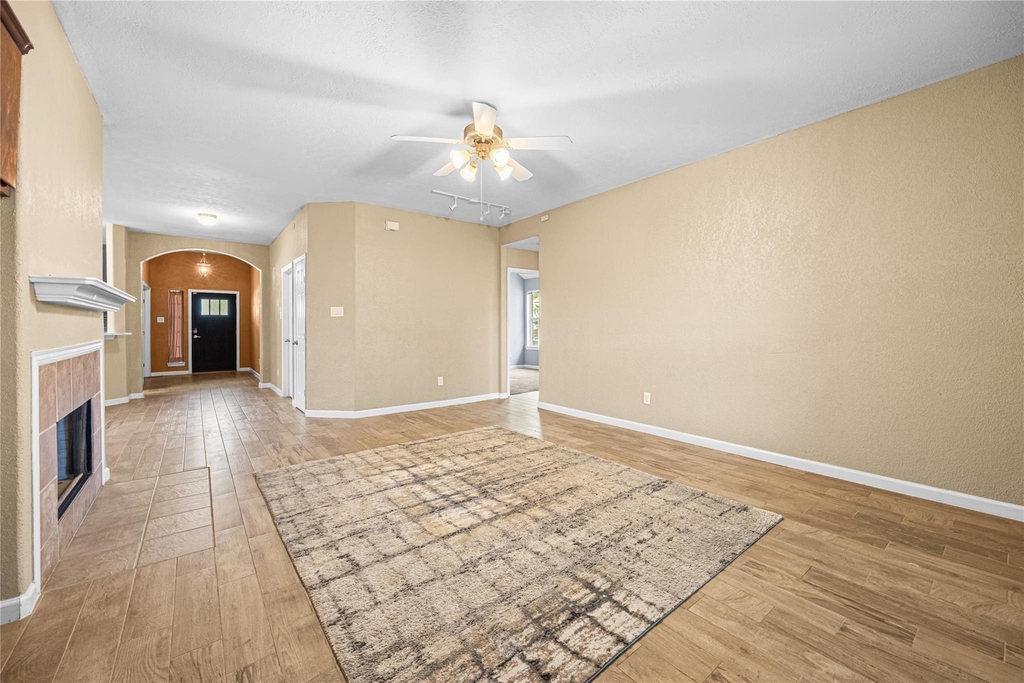 212 Silverbrook Lane - Photo 16