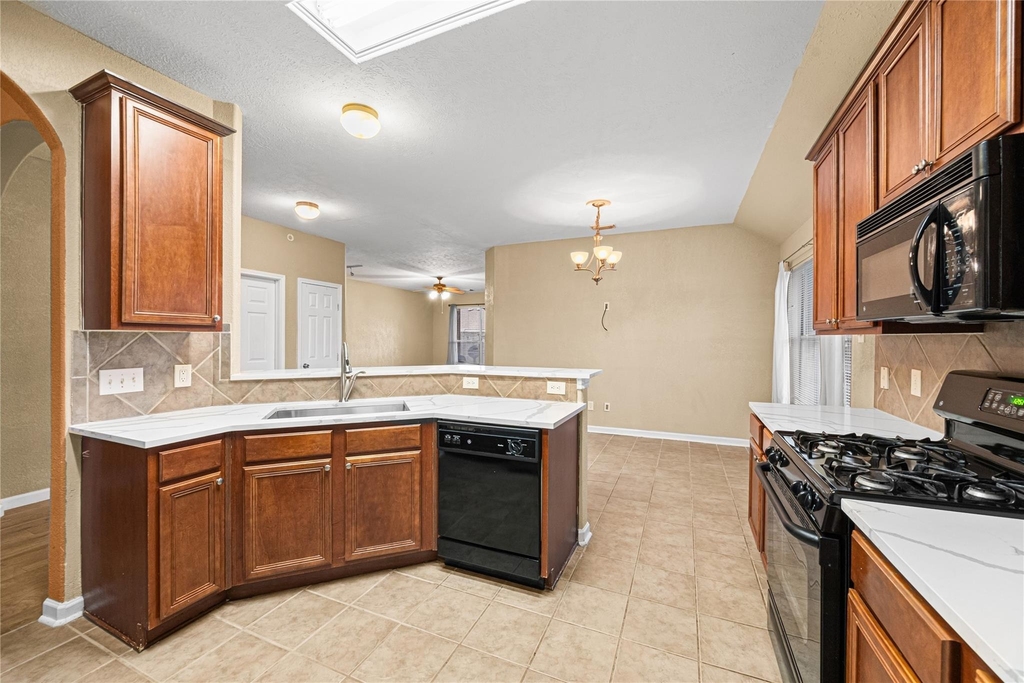212 Silverbrook Lane - Photo 11