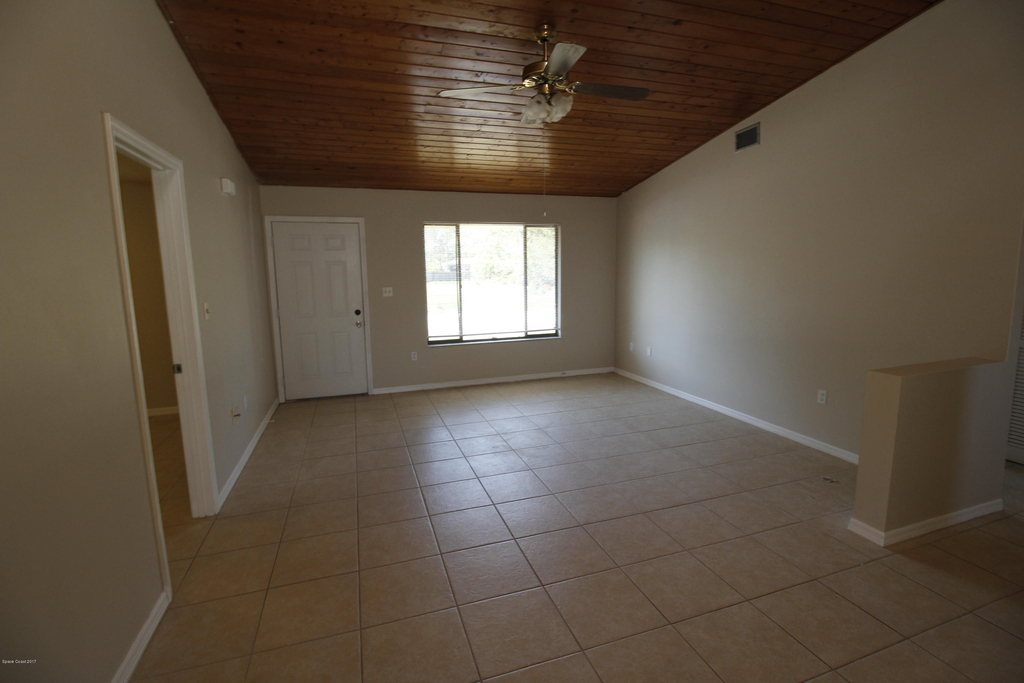 567 Nw Australian Road Nw - Photo 2
