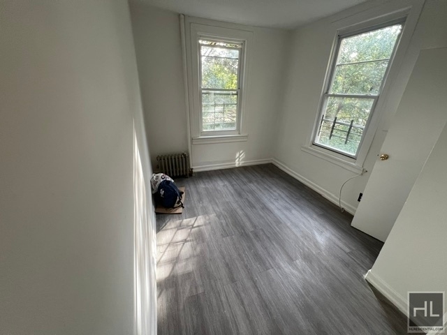 East 182 Street - Photo 12