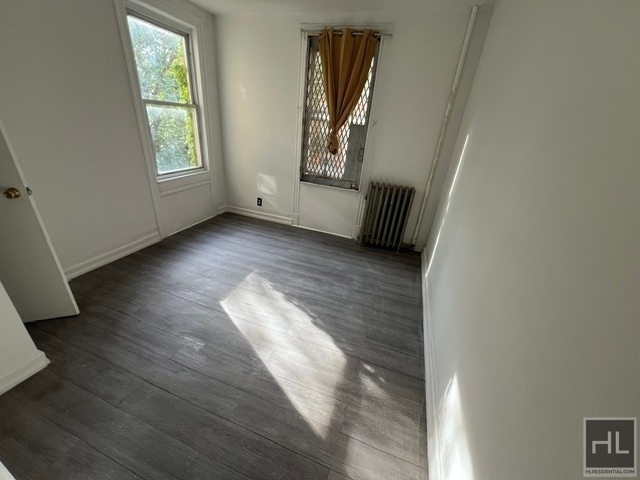 East 182 Street - Photo 5