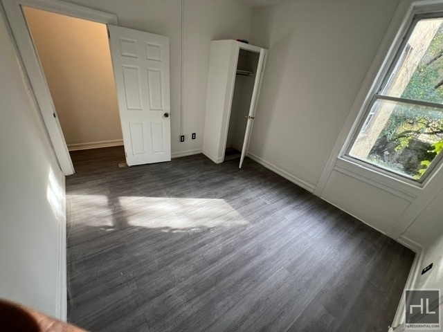East 182 Street - Photo 6