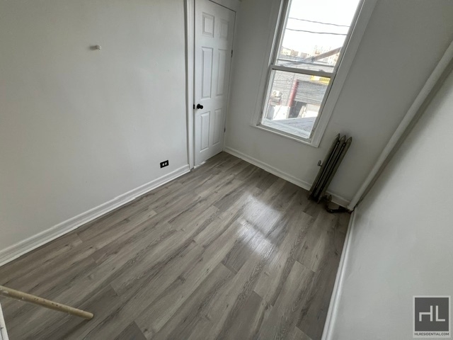 East 182 Street - Photo 11