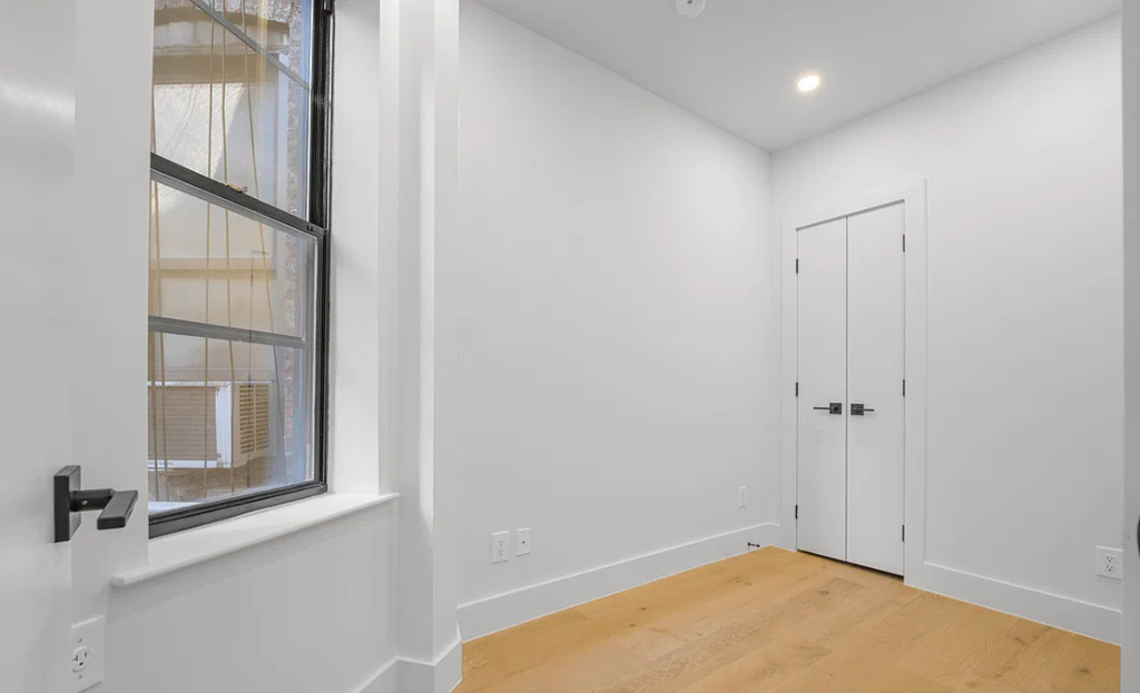 255 West 15th Street - Photo 4