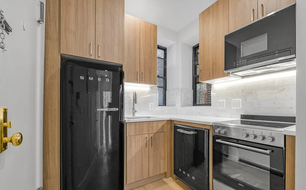 255 West 15th Street - Photo 1