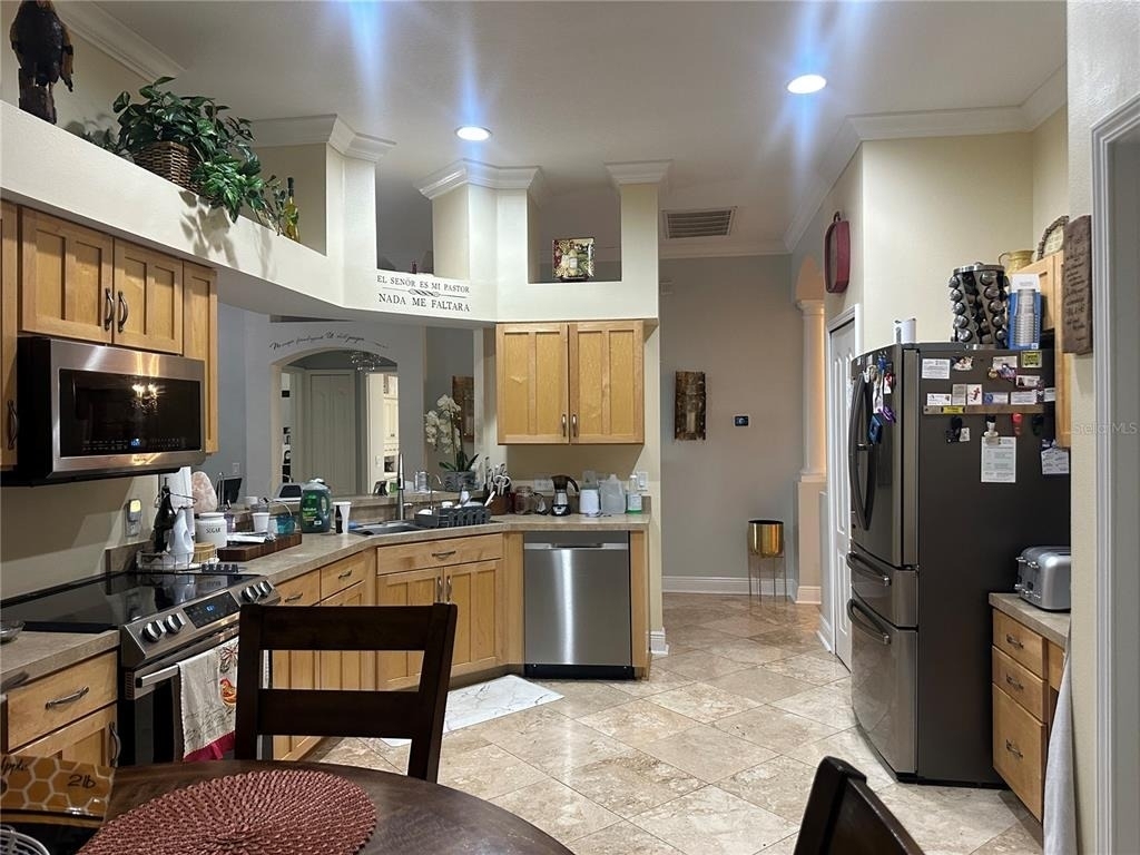 7856 Stoneleigh Drive - Photo 6
