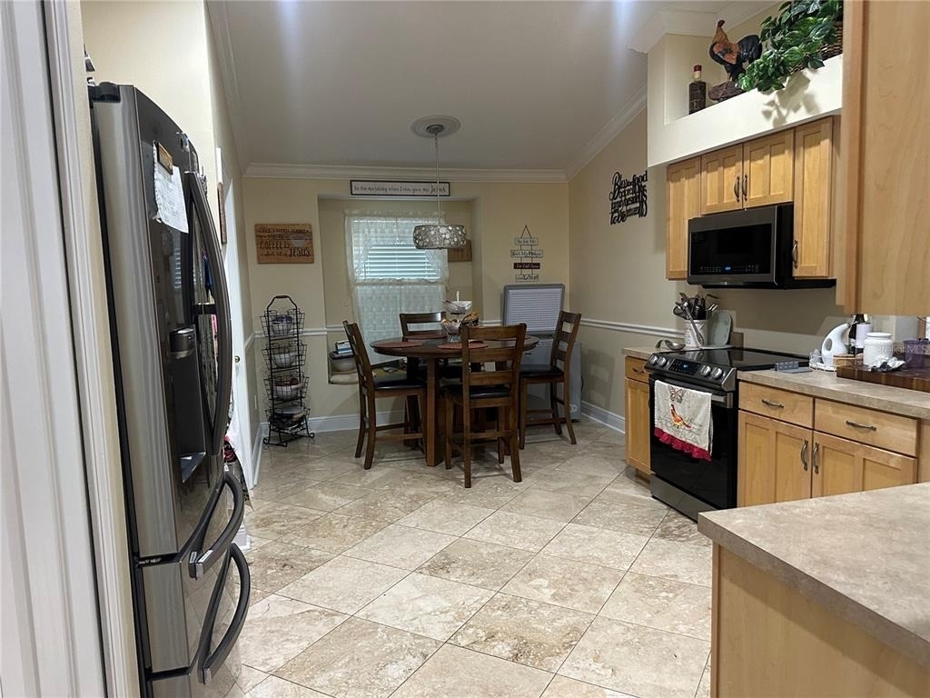 7856 Stoneleigh Drive - Photo 5