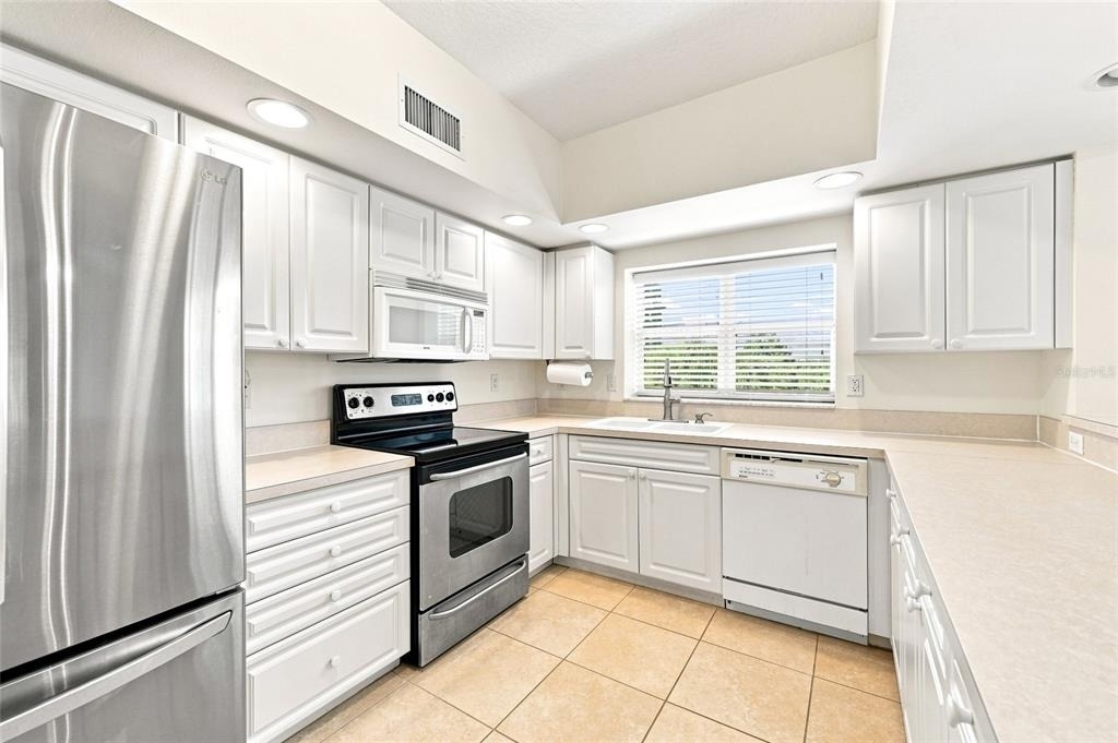 1200 Country Club Drive - Photo 14