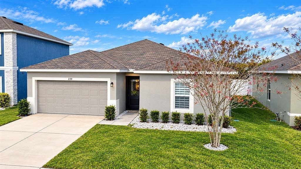 239 Oleander Street - Photo 0
