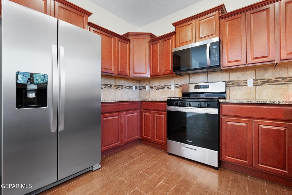 12390 Westbury - Photo 13