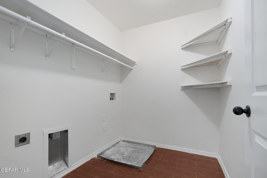 12390 Westbury - Photo 21
