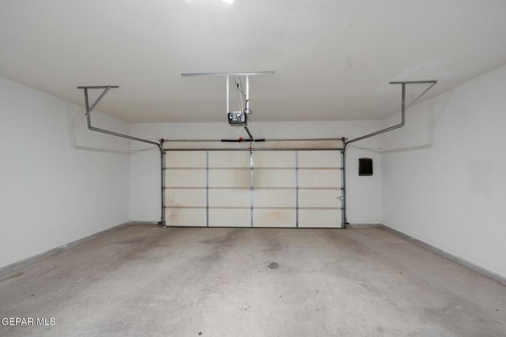 12390 Westbury - Photo 38