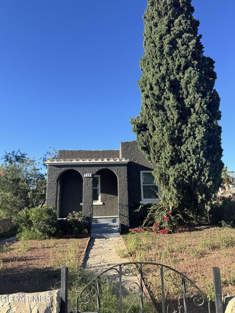 3800 Altura Avenue - Photo 0