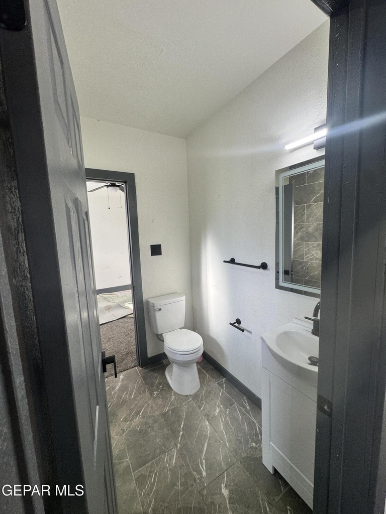 3800 Altura Avenue - Photo 9