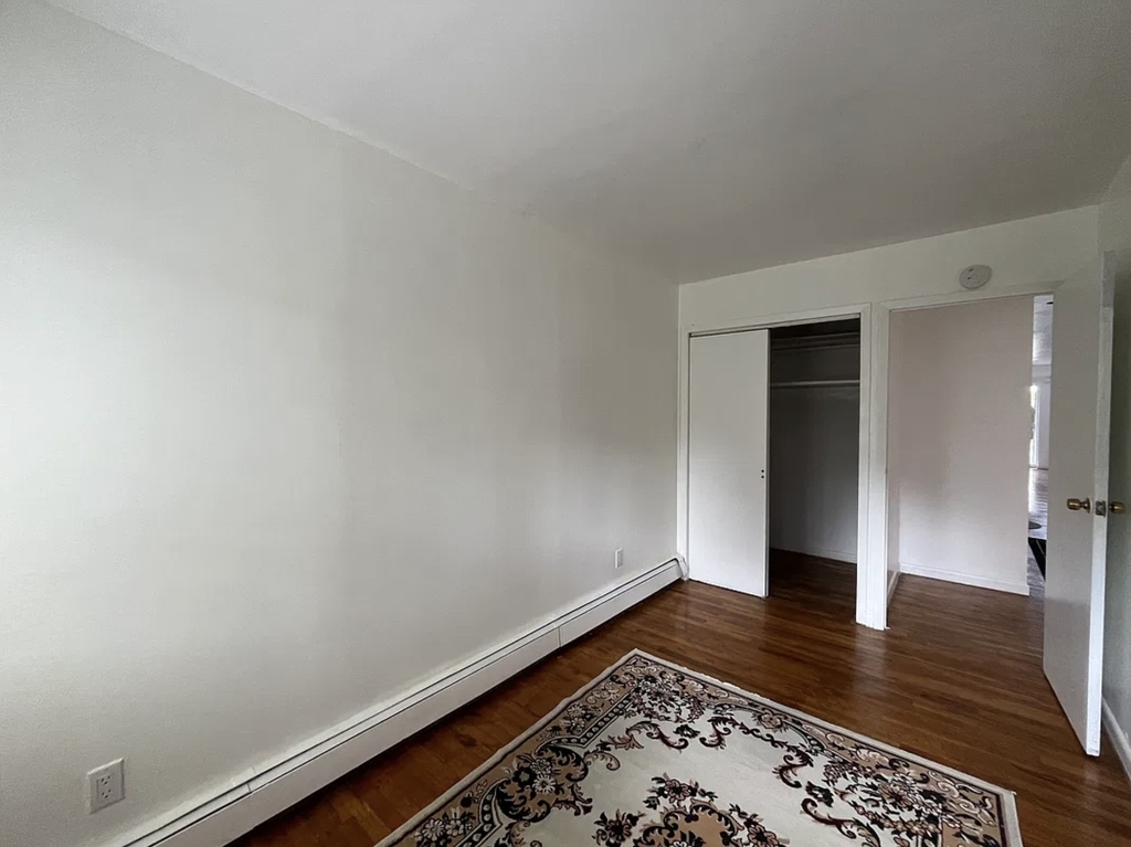 18-28 21st Road - Photo 7