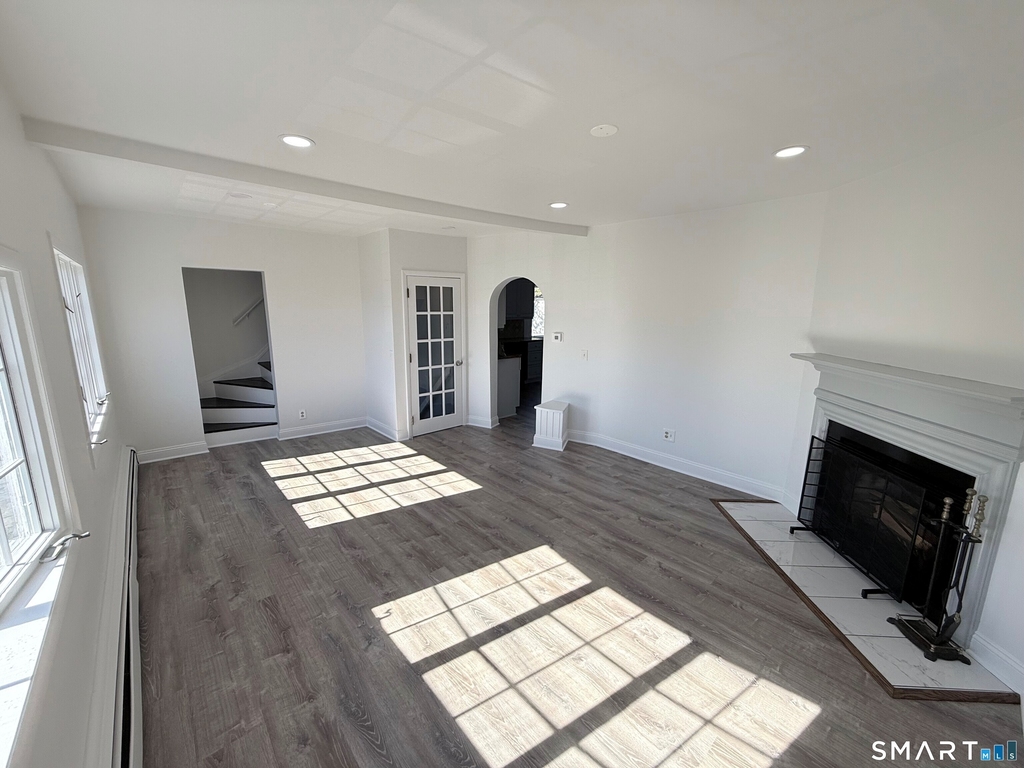 466 Hollister Street - Photo 3